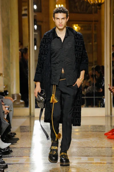 Look 46